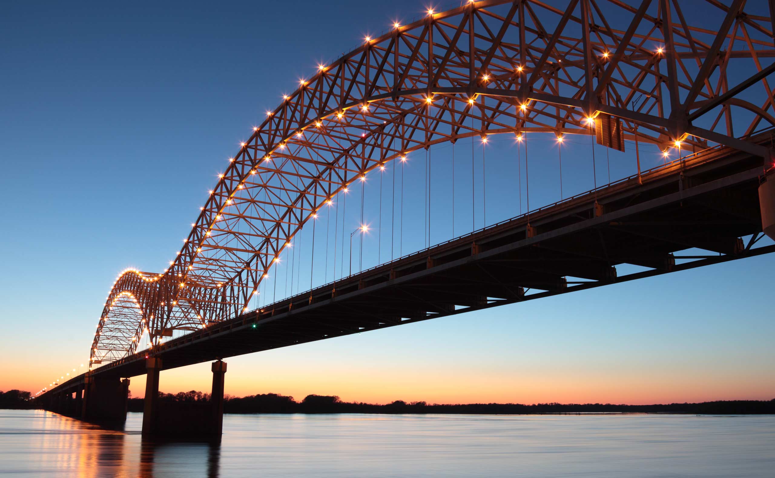 Memphis landscape with bridge over river
